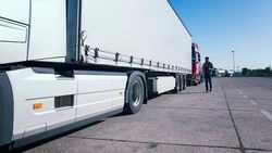 Углегорскую компанию заставили выплатить утильсбор за самовольно ввезенную технику 