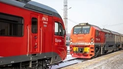 Из-за восстановительных работ на дороге в Томаринском районе жителям предложили пересесть на поезда