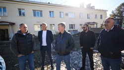 Капитальный ремонт дворов в Луговом по улице Дружбы завершат до конца октября