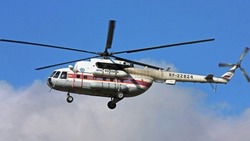 Вертолет МЧС выслали к людям, застрявшим на трех судах в Татарском проливе