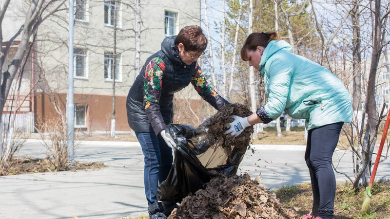 Анивчане вышли на субботник «Зеленая весна» первыми в России