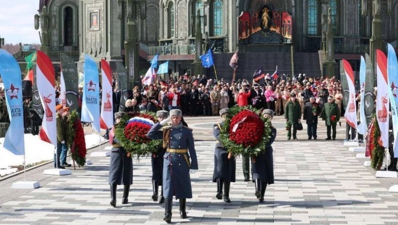 Сахалинцы приняли участие в церемонии открытия всероссийской акции «Вахта памяти» в Москве