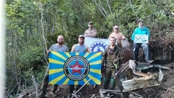 Семьи погибших авиаторов посетили место катастрофы самолета Ту-2 на Сахалине
