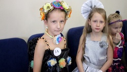 Анивские школьники создали костюмы из подручных материалов