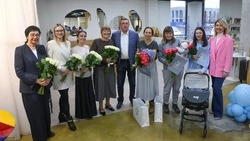 Губернатор поздравил женщин Сахалинской области с Днем матери 