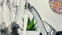 Жителям Охи объяснили причины неприятного запаха водопроводной воды