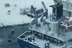 «Какое быстрое обледенение»: сахалинец показал китайский сухогруз со всех сторон