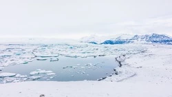 Рыбаков предупредили об угрозе отрыва припая в заливе Мордвинова 13 марта