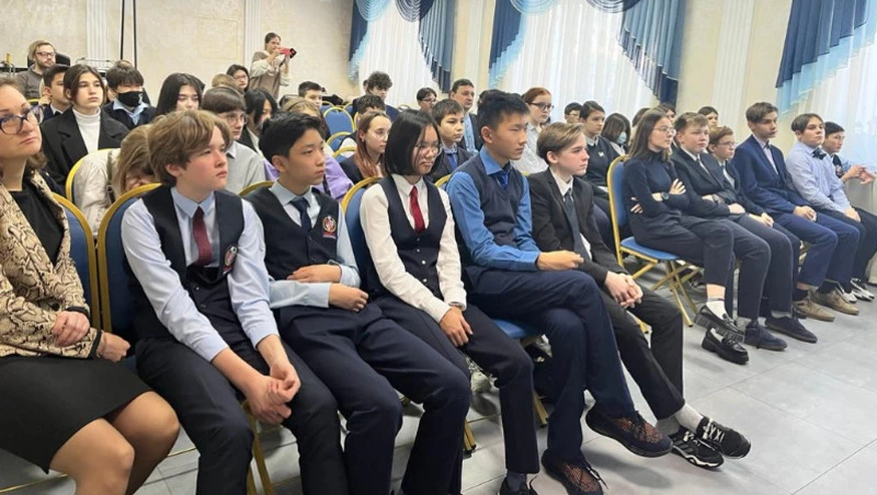 Школьникам Южно-Сахалинска объяснили принципы работы синоптиков 16 января