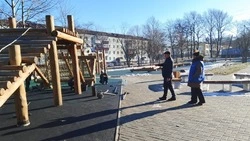 Депутаты «Единой России» посетили строящийся веревочный парк в Макарове