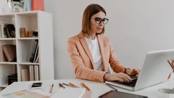 Оформлять внешнеторговые сделки грамотно научат сахалинских экспортеров