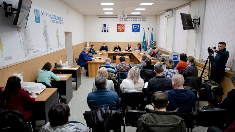 Мэрия Южно-Сахалинска замерила ширину проезда для пожарных машин в СНТ