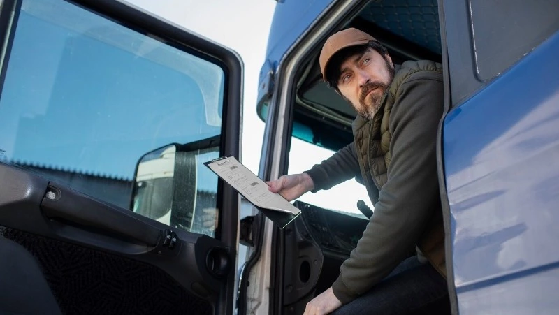 В октябре на Сахалине больше всех платили водителям-дальнобойщикам