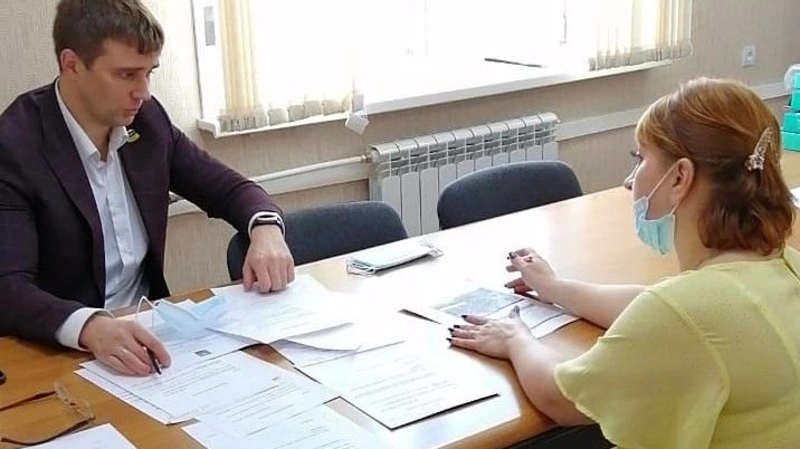 Жители Троицкого попросили мэра Анивы сделать каток и тюбинг-парк