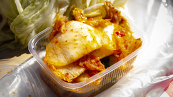 Главное корейское блюдо сахалинцы приготовили на фестивале кимчи. «Чтобы горло обгорело»