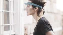 Вакцину от ковида получили 122 тысячи сахалинцев