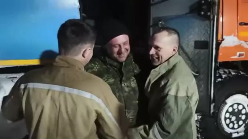 «Грелся в сугробе, с собой был термос». Найденный грейдерист рассказал о борьбе за жизнь. ВИДЕО