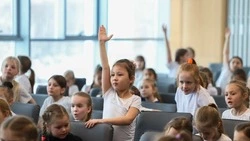 Олимпийские призеры по водным видами спорта встретились с юными жителями Сахалина