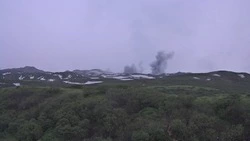 Облако пепла повисло над вулканом Эбеко на Парамушире 14 октября