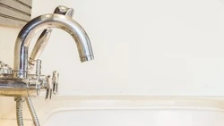 Жители Троицкого на время останутся без холодной воды из-за аварии на сетях