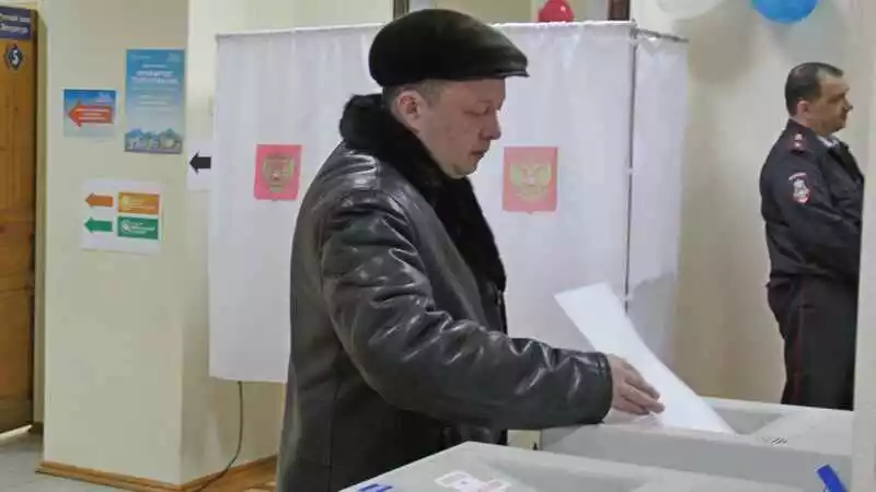 Выборы президента на Сахалине начались при высокой активности избирателей