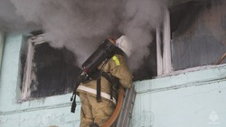 Нежилое строение загорелось в Корсакове 5 июля