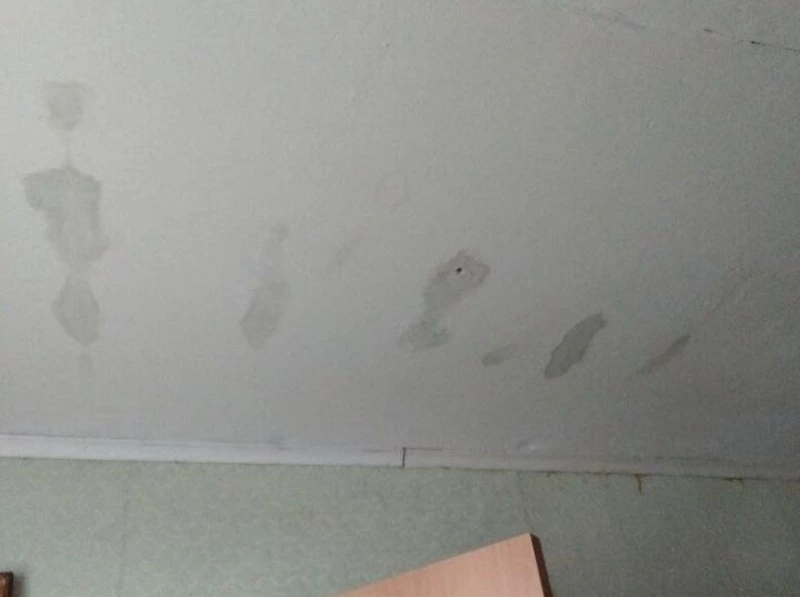 На текущие после ливней крыши пожаловались жители Томаринского района   