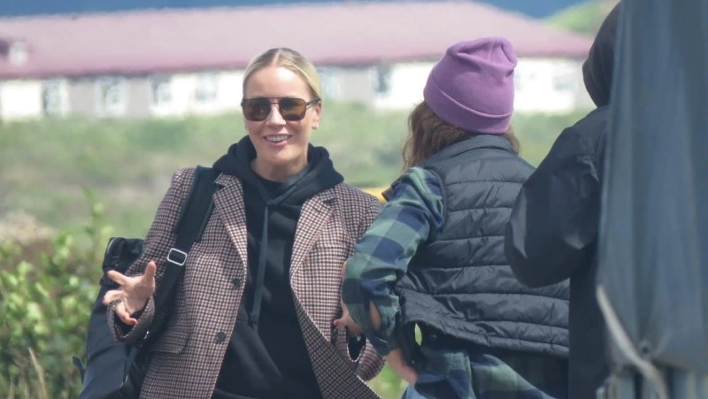 Телеведущая Елена Летучая приземлилась на Парамушире: ФОТО