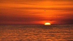 Живописный рассвет запечатлела фотограф на восточном побережье Сахалина