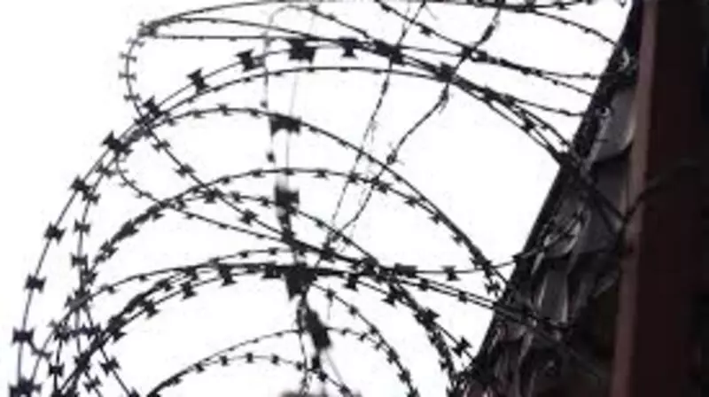 Сахалинец из тюрьмы выплатит 700 тыс. рублей морального ущерба