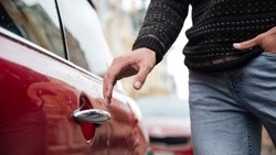 Житель Холмска получил «уголовку» за угон машины у своего родственника