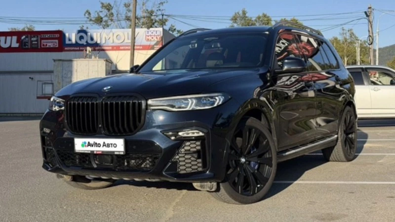 Стали известны топ-3 самых дорогих автомобиля на Сахалине