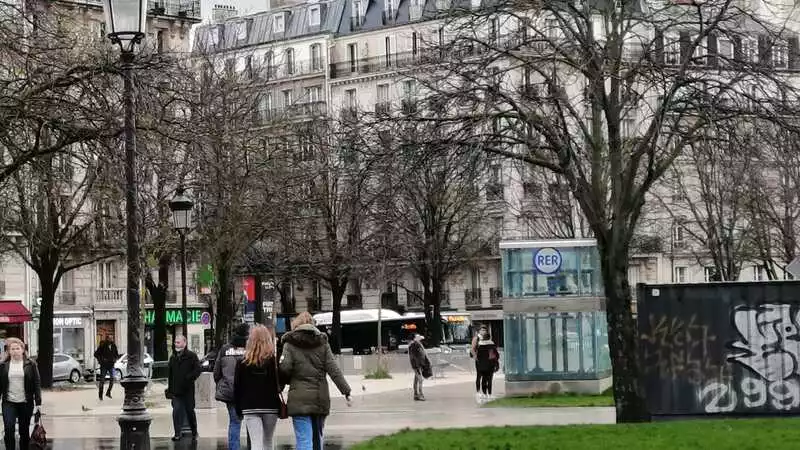 Бывшая сахалинка столкнулась с коронавирусом во Франции