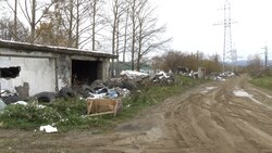 Стихийные свалки мусора в Южно-Сахалинске не успевают убирать