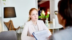 Бывшую сотрудницу ЗАГС в Поронайске осудят за поддельный диплом о высшем образовании