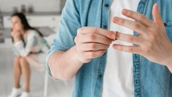 Интернет взорвался: в Китае при разводе мужчину заставили платить экс-жене за 11 лет домашней работы