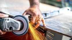 Иностранец обокрал работодателя в Южно-Сахалинске