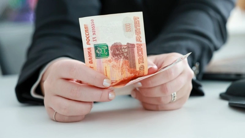 Когда делать денежный маникюр в конце января 2026 года: лучшие дни