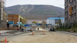 Строительство улицы Смирнова в Южно-Сахалинске проинспектировал мэр
