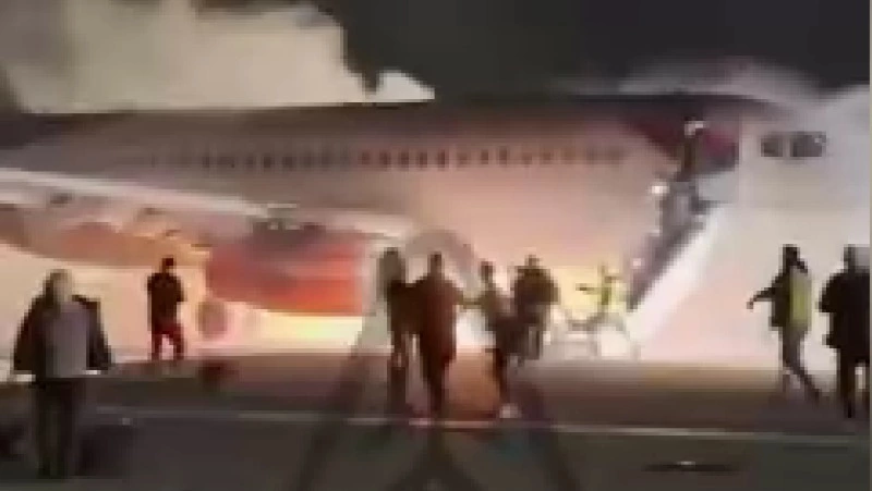 Гул и удар: пассажиры загоревшегося в Турции суперджета раскрыли подробности случившегося