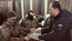 «Донбасс, держись»: сенатор от Сахалина доставил груз помощи в зону СВО