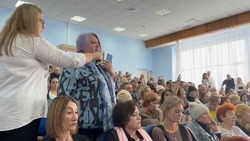 Жители Корсакова пожаловались губернатору на качество капитального ремонта домов