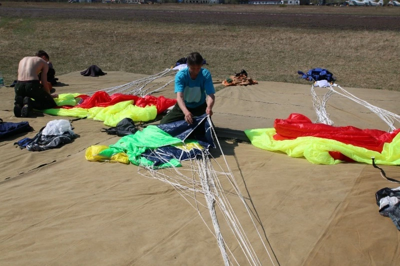 26 июля — День парашютиста: почему в этот праздник поздравляют пожарных Сахалина