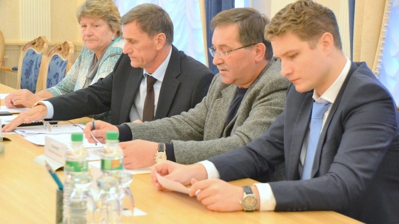 Бизнесменов из Гонконга заинтересовал сахалинский лес