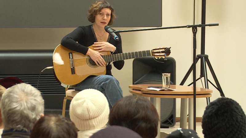 Дочь барда Владимира Ланцберга устроила творческий вечер для сахалинцев