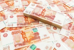 Сахалинка украла у друга 118 тысяч рублей и потратила их на новый гардероб