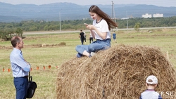На сахалинском Дне поля всех желающих угощали моцареллой и яичницей