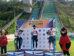 Бронзовую медаль на первенстве России получил летающий сахалинский лыжник