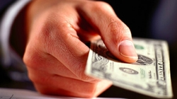 Замедлился, но не прекратился