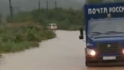 Дорогу Ильинское — Арсентьевка в Томаринском районе перекрыли из-за дождя